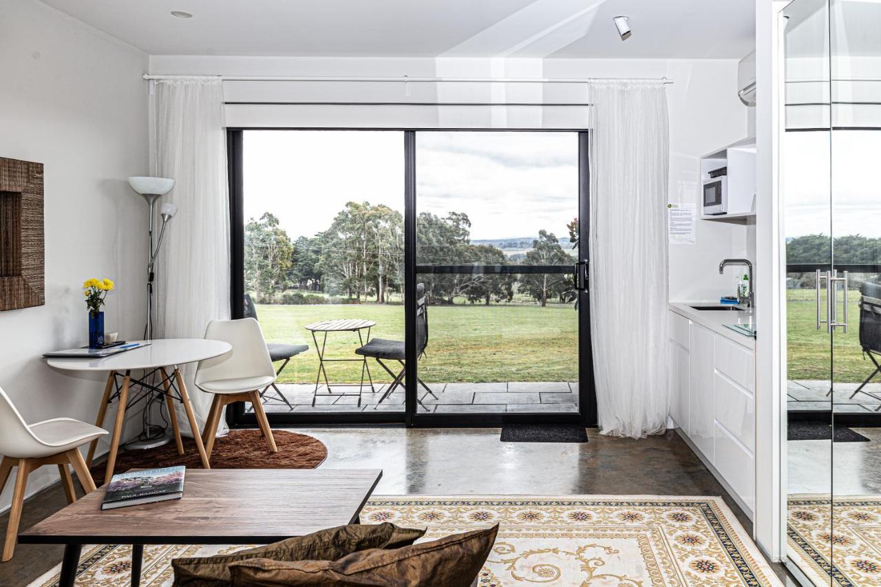 Hanging Rock Views Woodend Exterior photo