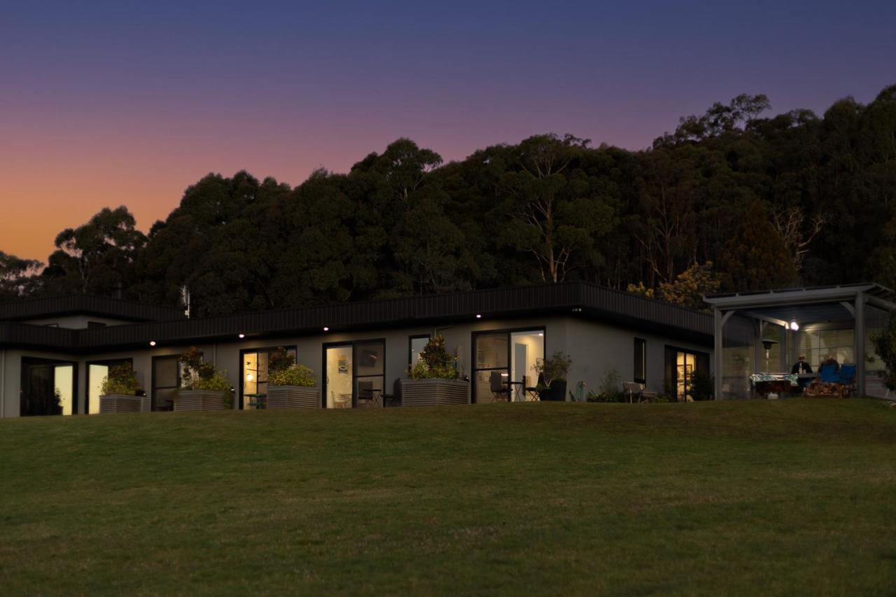 Hanging Rock Views Woodend Exterior photo